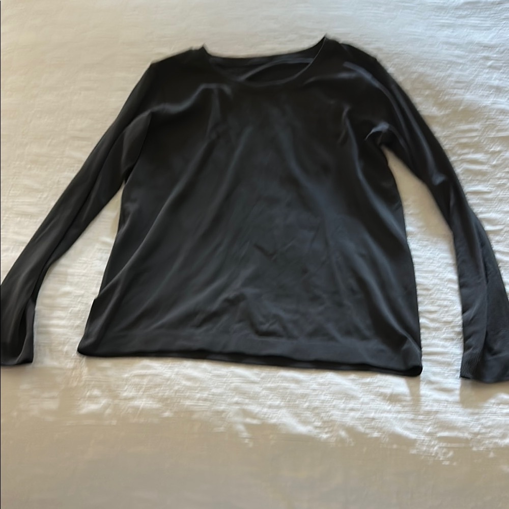 Lululemon Athletica Fitted Black Long Sleeve Tee